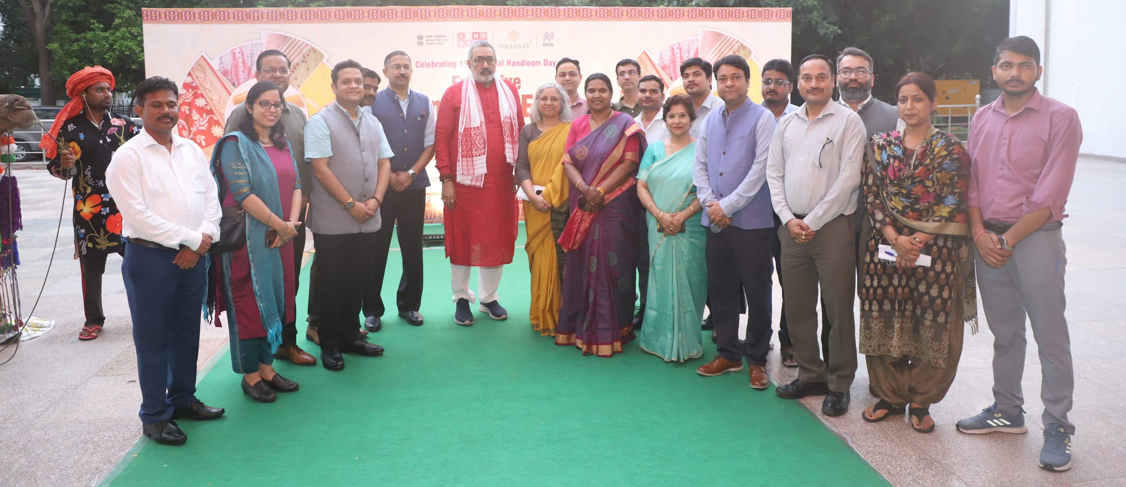 Team NHDC with Shri Giriraj Singh, HMoT and Secretary Textiles at Exclusive Expo in Handloom Haat, New Delhi, August 2025